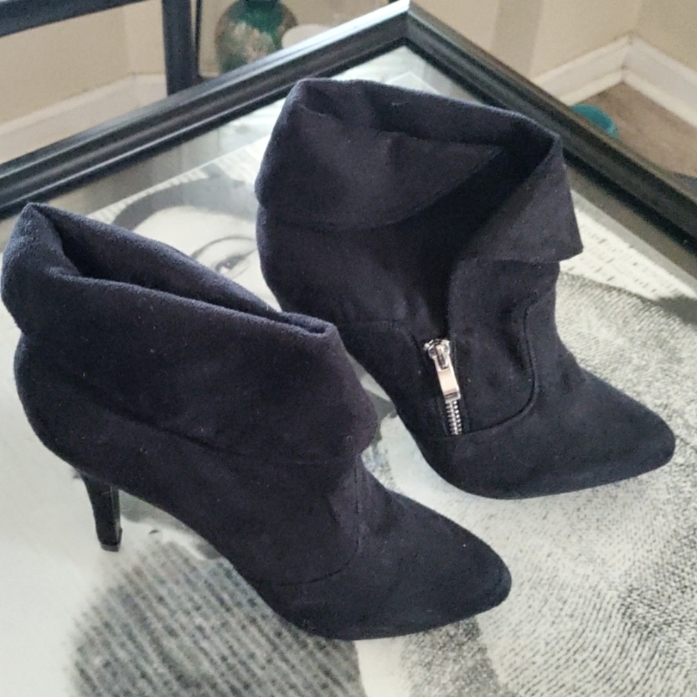 Suede boots